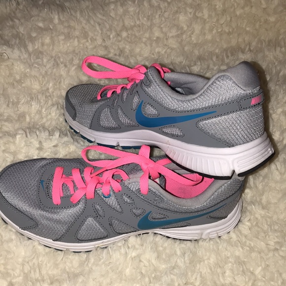 Sneakers - Picture 3 of 4